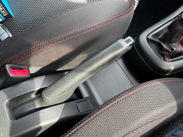 スイフトスポーツ ベースグレード ベースグレード(5名) 1オーナー禁煙車 1型 6速MT ディスチャージヘッドランプ装着車 イクリプスナビAVN-Z02i バックカメラ コムテック前後ドラレコ ETC(17枚目)