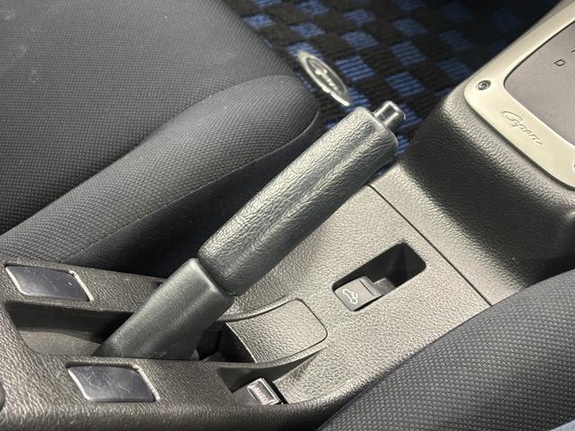 コペン アクティブトップ 4AT HDDナビ 地デジ HIDヘッドライト 15インチWORKアルミ 2023年タイヤ(13枚目)