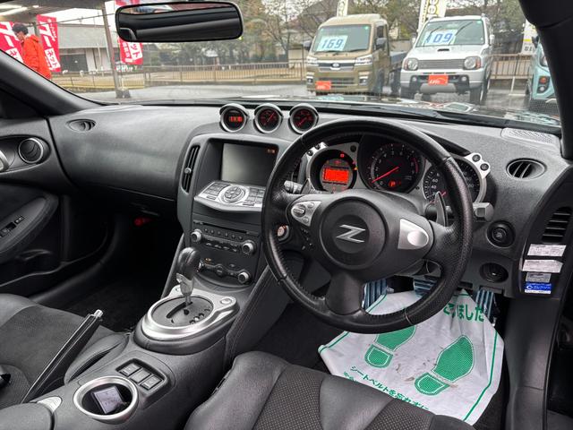 フェアレディZ バージョンT 7AT カーウイングスナビ 2022年地図更新 バックカメラ ETC スマートキー×2 HID BOSEサウンド 純正AW18インチ ヨコハマタイヤ2019年 2015年〜2023年整備記録簿有(4枚目)