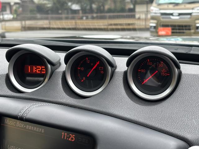 フェアレディZ バージョンT 7AT カーウイングスナビ 2022年地図更新 バックカメラ ETC スマートキー×2 HID BOSEサウンド 純正AW18インチ ヨコハマタイヤ2019年 2015年〜2023年整備記録簿有(11枚目)