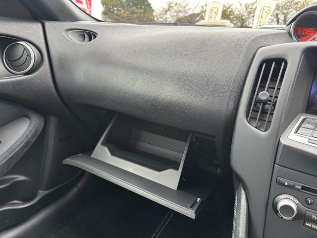 フェアレディZ バージョンT 7AT カーウイングスナビ 2022年地図更新 バックカメラ ETC スマートキー×2 HID BOSEサウンド 純正AW18インチ ヨコハマタイヤ2019年 2015年〜2023年整備記録簿有(19枚目)