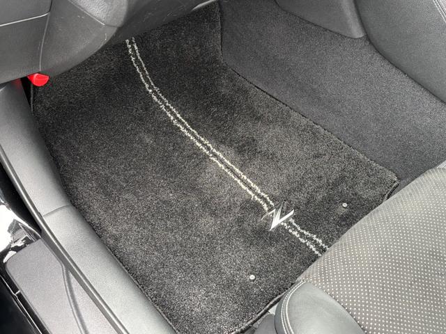 フェアレディZ バージョンT 7AT カーウイングスナビ 2022年地図更新 バックカメラ ETC スマートキー×2 HID BOSEサウンド 純正AW18インチ ヨコハマタイヤ2019年 2015年〜2023年整備記録簿有(21枚目)