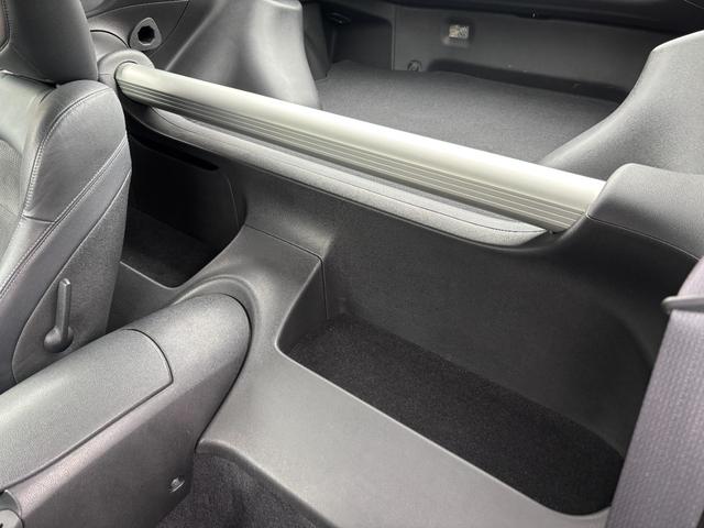 フェアレディZ バージョンT 7AT カーウイングスナビ 2022年地図更新 バックカメラ ETC スマートキー×2 HID BOSEサウンド 純正AW18インチ ヨコハマタイヤ2019年 2015年〜2023年整備記録簿有(23枚目)