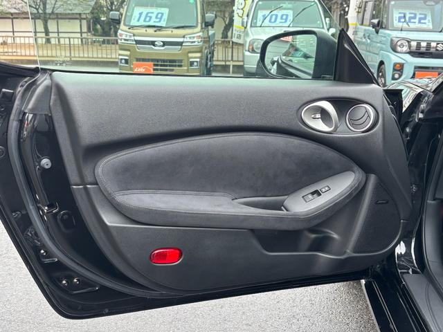 フェアレディZ バージョンT 7AT カーウイングスナビ 2022年地図更新 バックカメラ ETC スマートキー×2 HID BOSEサウンド 純正AW18インチ ヨコハマタイヤ2019年 2015年〜2023年整備記録簿有(57枚目)