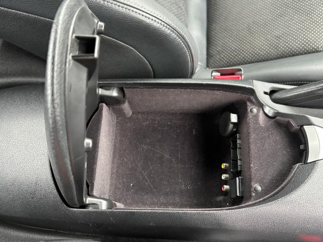 フェアレディZ バージョンT 7AT カーウイングスナビ 2022年地図更新 バックカメラ ETC スマートキー×2 HID BOSEサウンド 純正AW18インチ ヨコハマタイヤ2019年 2015年〜2023年整備記録簿有(63枚目)