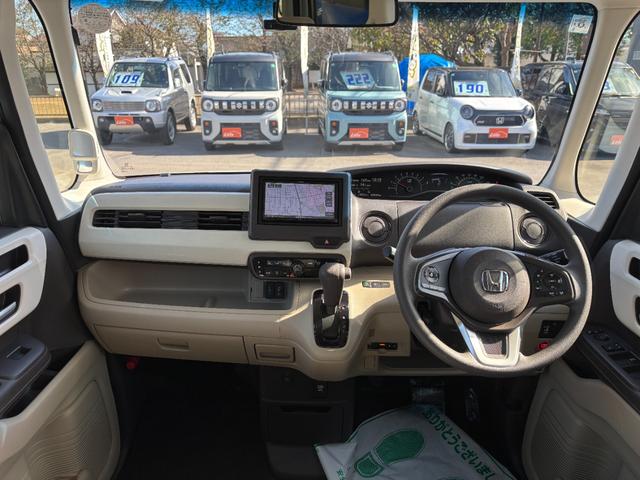 Ｎ－ＢＯＸ Ｇ・Ｌホンダセンシング　禁煙車　ホンダセンシング　ナビ装着用スペシャルＰＫＧ＋ＥＴＣ　両側スライド片側電動ドア　ケンウッドナビＭＤＶ－Ｄ３０５　前ドラレコ　ＬＥＤライト　スマートキー×２（4枚目）
