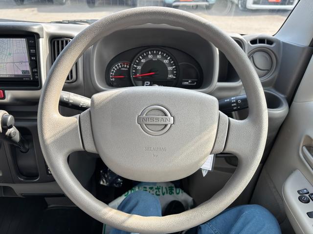 ＮＶ１００クリッパーバン ＤＸ　ＧＬセーフティパッケージ　１オーナー　セーフティＰＫＧ　エマージェンシーブレーキ　純正ナビＭＪ１１９Ｄ－Ｗ　ナビ連動前ドラレコ　バックカメラ（5枚目）