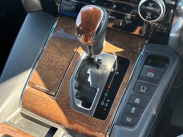ヴェルファイアハイブリッド エグゼクティブラウンジ　１オーナー禁煙車　純正９型ナビ　ツインムーンルーフ　全方位モニター　１２．１型フリップダウンモニター　ＢＯＳＥサウンド　ドラレコ　ＥＴＣ２．０　モデリスタエアロ　両側パワスラ　純正ＡＷ１７インチ（16枚目）