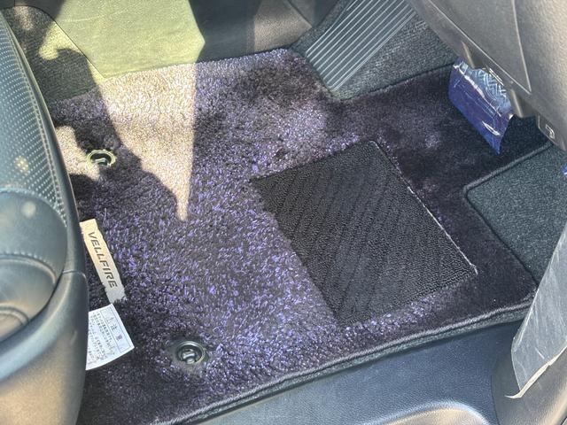 ヴェルファイアハイブリッド エグゼクティブラウンジ　１オーナー禁煙車　純正９型ナビ　ツインムーンルーフ　全方位モニター　１２．１型フリップダウンモニター　ＢＯＳＥサウンド　ドラレコ　ＥＴＣ２．０　モデリスタエアロ　両側パワスラ　純正ＡＷ１７インチ（17枚目）