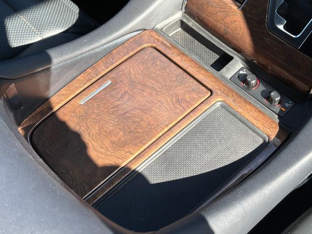 ヴェルファイアハイブリッド エグゼクティブラウンジ　１オーナー禁煙車　純正９型ナビ　ツインムーンルーフ　全方位モニター　１２．１型フリップダウンモニター　ＢＯＳＥサウンド　ドラレコ　ＥＴＣ２．０　モデリスタエアロ　両側パワスラ　純正ＡＷ１７インチ（58枚目）