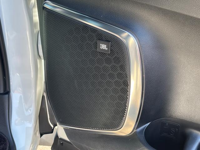 ヴェルファイアハイブリッド エグゼクティブラウンジ　１オーナー禁煙車　純正９型ナビ　ツインムーンルーフ　全方位モニター　１２．１型フリップダウンモニター　ＢＯＳＥサウンド　ドラレコ　ＥＴＣ２．０　モデリスタエアロ　両側パワスラ　純正ＡＷ１７インチ（62枚目）