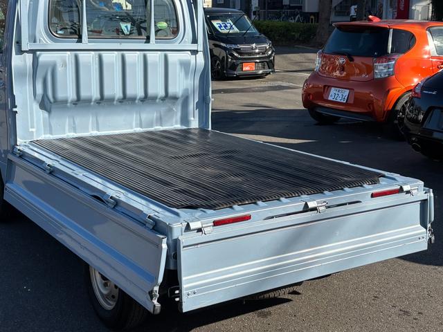 ハイゼットトラック スタンダード　農用スペシャル　５ＭＴ　４ＷＤ　３方開　取説記録簿付　荷台作業灯（33枚目）
