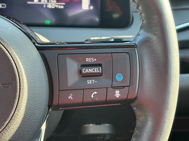 ノート オーテック　クロスオーバー　１オーナー禁煙車　純正９型ナビ　全方位モニター　寒冷地仕様　プロパイロット　デジタルインナーミラー　ＨＤＭＩ　ＥＴＣ２．０　前後ドラレコ　シート／ステアリングヒーター　純１６インチＡＷ　新車保証継承（6枚目）