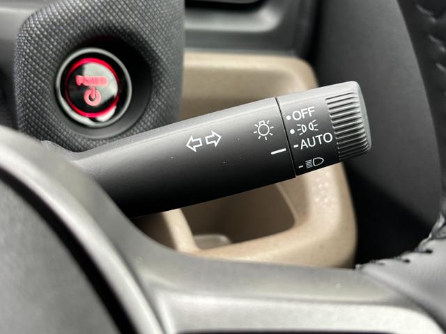 フリード ｅ：ＨＥＶエアー　ＥＸ　登録済未使用車　３列６人　ホンダセンシング　１１．４インチナビ２４７ＶＦＬＩ　全方位モニタ　ナビ連動ＥＴＣ２．０　前後ドラレコＤＲＣ２ＣＡＭセット　両側パワスラ　フレッシュキーパー施工済　新車保証継承（8枚目）