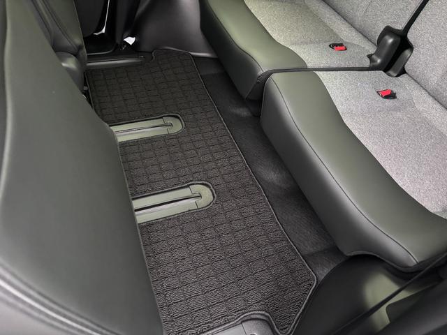 フリード ｅ：ＨＥＶエアー　ＥＸ　登録済未使用車　３列６人　ホンダセンシング　１１．４インチナビ２４７ＶＦＬＩ　全方位モニタ　ナビ連動ＥＴＣ２．０　前後ドラレコＤＲＣ２ＣＡＭセット　両側パワスラ　フレッシュキーパー施工済　新車保証継承（24枚目）