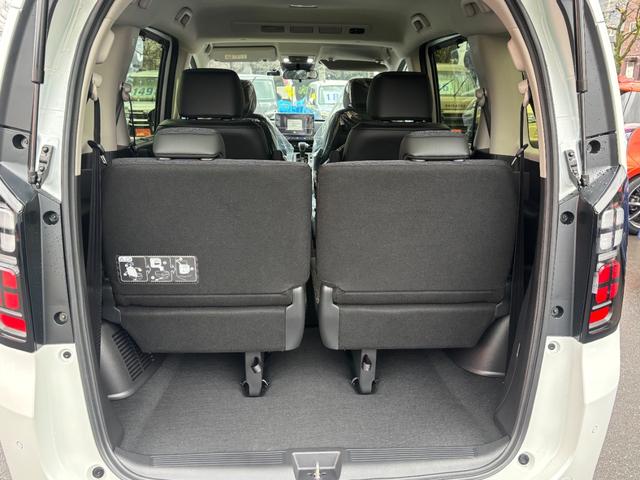 フリード ｅ：ＨＥＶエアー　ＥＸ　登録済未使用車　３列６人　ホンダセンシング　１１．４インチナビ２４７ＶＦＬＩ　全方位モニタ　ナビ連動ＥＴＣ２．０　前後ドラレコＤＲＣ２ＣＡＭセット　両側パワスラ　フレッシュキーパー施工済　新車保証継承（26枚目）