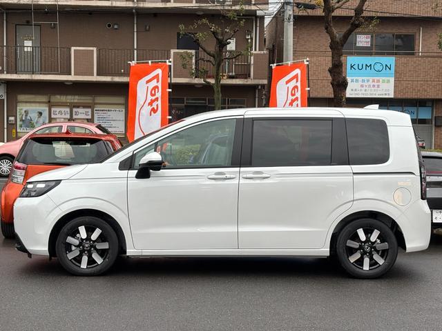 フリード ｅ：ＨＥＶエアー　ＥＸ　登録済未使用車　３列６人　ホンダセンシング　１１．４インチナビ２４７ＶＦＬＩ　全方位モニタ　ナビ連動ＥＴＣ２．０　前後ドラレコＤＲＣ２ＣＡＭセット　両側パワスラ　フレッシュキーパー施工済　新車保証継承（32枚目）