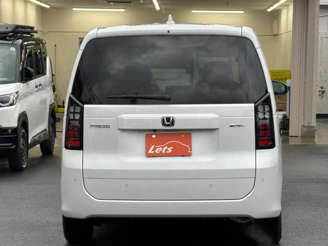 フリード ｅ：ＨＥＶエアー　ＥＸ　登録済未使用車　３列６人　ホンダセンシング　１１．４インチナビ２４７ＶＦＬＩ　全方位モニタ　ナビ連動ＥＴＣ２．０　前後ドラレコＤＲＣ２ＣＡＭセット　両側パワスラ　フレッシュキーパー施工済　新車保証継承（33枚目）