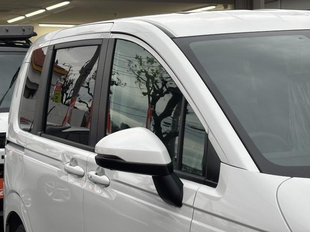 フリード ｅ：ＨＥＶエアー　ＥＸ　登録済未使用車　３列６人　ホンダセンシング　１１．４インチナビ２４７ＶＦＬＩ　全方位モニタ　ナビ連動ＥＴＣ２．０　前後ドラレコＤＲＣ２ＣＡＭセット　両側パワスラ　フレッシュキーパー施工済　新車保証継承（47枚目）