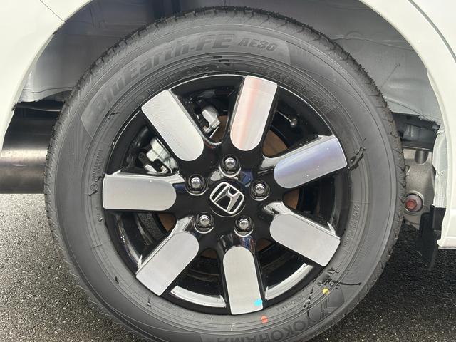 フリード ｅ：ＨＥＶエアー　ＥＸ　登録済未使用車　３列６人　ホンダセンシング　１１．４インチナビ２４７ＶＦＬＩ　全方位モニタ　ナビ連動ＥＴＣ２．０　前後ドラレコＤＲＣ２ＣＡＭセット　両側パワスラ　フレッシュキーパー施工済　新車保証継承（73枚目）