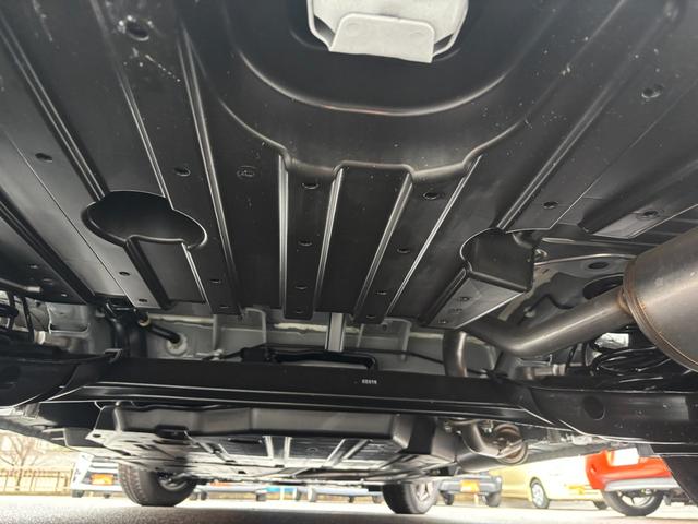 フリード ｅ：ＨＥＶエアー　ＥＸ　登録済未使用車　３列６人　ホンダセンシング　１１．４インチナビ２４７ＶＦＬＩ　全方位モニタ　ナビ連動ＥＴＣ２．０　前後ドラレコＤＲＣ２ＣＡＭセット　両側パワスラ　フレッシュキーパー施工済　新車保証継承（80枚目）