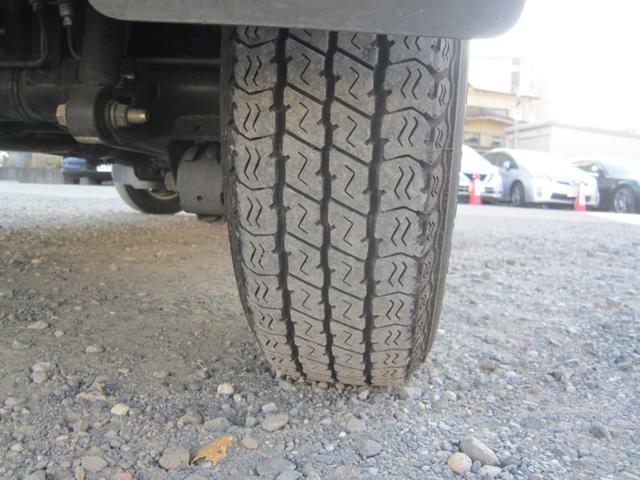 ハイゼットカーゴ クルーズターボＳＡＩＩＩ　エアコン　パワステ　パワーウインドウ　Ｗエアーバッグ　キーレス　ＡＢＳ　ＴＲＣ　ＨＤＤナビ　フルセグＴＶ　電格ミラー　ＥＴＣ　ＣＤ　ＤＶＤ　Ｂｌｕｅｔｏｏｔｈ　アイドリングストップ　記録簿　取説（29枚目）