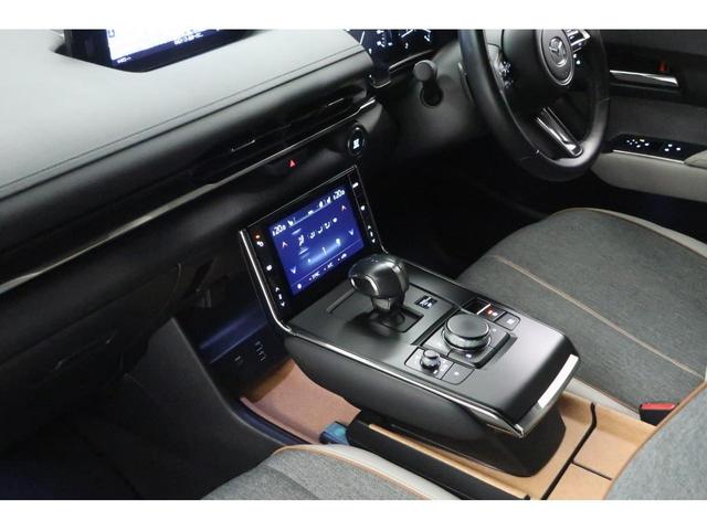 ＭＸ－３０ ２．０　４ＷＤ　モダンコンフィデンス　３６０°ビューモニター　前後ドライブレコーダー　ＥＴＣ　ＡｐｐｌｅＣａｒＰｌａｙ／ＡｎｄｒｏｉｄＡｕｔｏ　パワーシート　スカッフプレート　ＢＳＭ　１８インチ純正アルミホイール（43枚目）