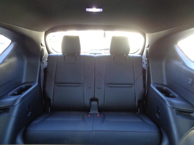 ＣＸ－８ ２．２　ＸＤ　Ｌパッケージ　ディーゼルターボ　４ＷＤ　７人乗り　黒革　前後ドラレコ　シートヒーター　レーダークルーズ　ＡｐｐｌｅＣａｒＰｌａｙ／ＡｎｄｒｏｉｄＡｕｔｏ　Ｑｉ充電　ＰＷシート　ＥＴＣ　電動リアゲート　ルーフレール　キャリパーレッド　純正ＡＷ（61枚目）