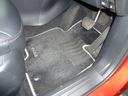 純正フロアマットを装備しております。
