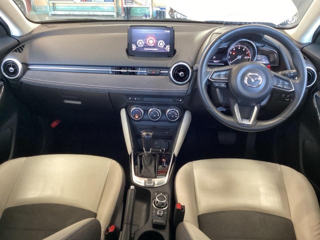 ＭＡＺＤＡ２ １５Ｓ　ホワイト　コンフォート　４ＷＤ　３６０°モニター　オートクルーズ　ＥＴＣ　全方位カメラ　４ＷＤ　コーナーセンサー　運転席パワーシート（2枚目）