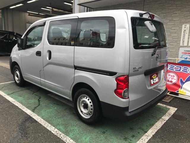 ＮＶ２００バネットバン ＤＸ　純正ラジオ　集中ドアロック　エアコン　パワーステアリング　両側スライドドア　パワーウインドウ　記録簿　ワンオーナー車（5枚目）