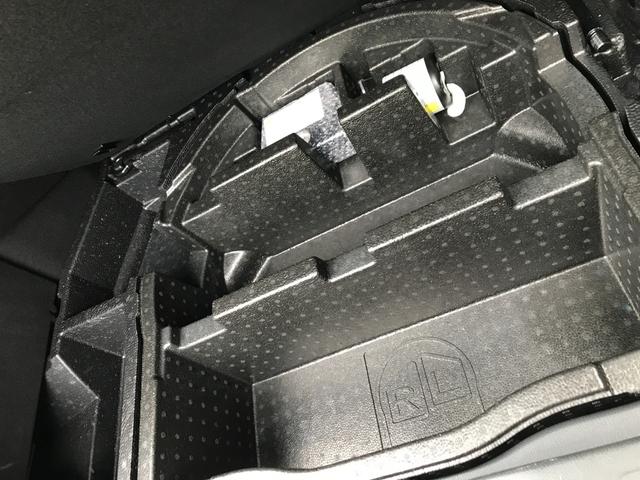Ｃ－ＨＲ Ｓ　ハイブリッド　イクリプスＳＤナビ　フルセグＴＶ　Ｂｌｕｅｔｏｏｔｈ接続　ＤＶＤ　バックモニタ　ＥＴＣ　クルーズコントロール　衝突軽減ブレーキ　ＬＥＤヘッドライト　電動パーキングブレーキ　スマートキー（12枚目）