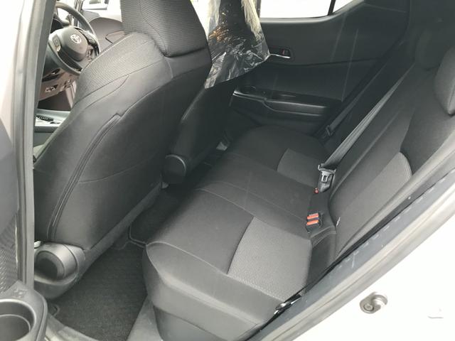Ｃ－ＨＲ Ｓ　ハイブリッド　イクリプスＳＤナビ　フルセグＴＶ　Ｂｌｕｅｔｏｏｔｈ接続　ＤＶＤ　バックモニタ　ＥＴＣ　クルーズコントロール　衝突軽減ブレーキ　ＬＥＤヘッドライト　電動パーキングブレーキ　スマートキー（17枚目）