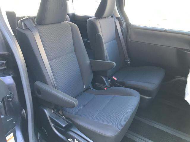 ヴォクシー ハイブリッドX 純正SDナビ NSZT-W64 バックモニタ- フルセグTV DVD再生 Bluetooth接続 衝突軽減ブレーキ 両側電動スライドドア ETC LEDヘッドライト プッシュスタート(17枚目)