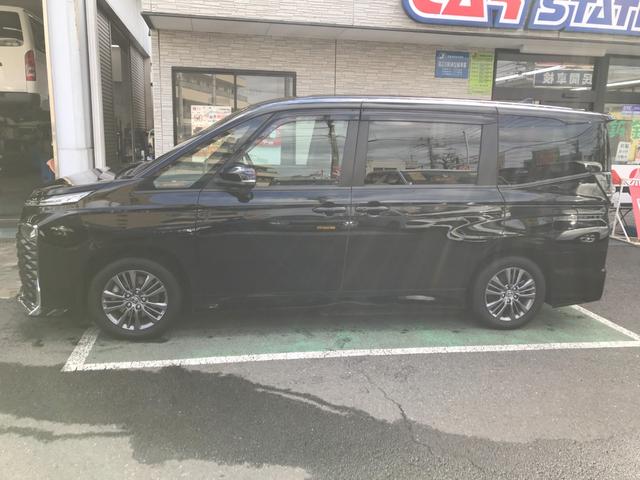 ヴォクシー Ｓ－Ｇ　１０インチディスプレイオーディオプラス　両側電動スライドドア　１３．２インチ有機ＥＬ後席ディスプレイ　ＥＴＣ２．０　ＣＤＤＶＤ再生　フルセグＴＶ　ミラーキャスト　クルーズコントロール　衝突軽減ブレーキ（7枚目）