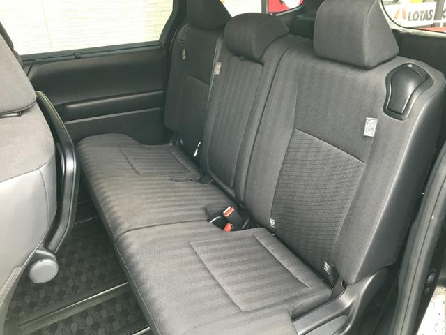 ヴォクシー Ｓ－Ｇ　１０インチディスプレイオーディオプラス　両側電動スライドドア　１３．２インチ有機ＥＬ後席ディスプレイ　ＥＴＣ２．０　ＣＤＤＶＤ再生　フルセグＴＶ　ミラーキャスト　クルーズコントロール　衝突軽減ブレーキ（23枚目）