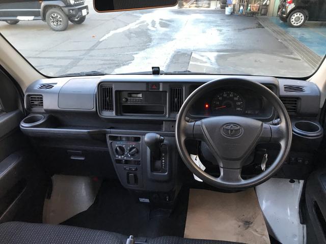 TOYOTA PIXIS VAN DELUXE SA III