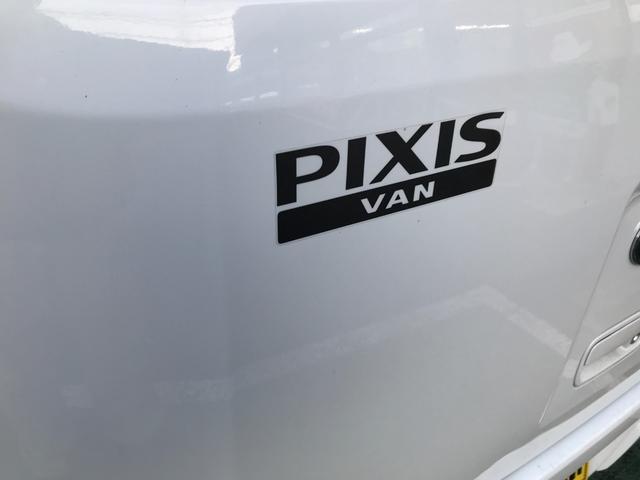 TOYOTA PIXIS VAN DELUXE SA III