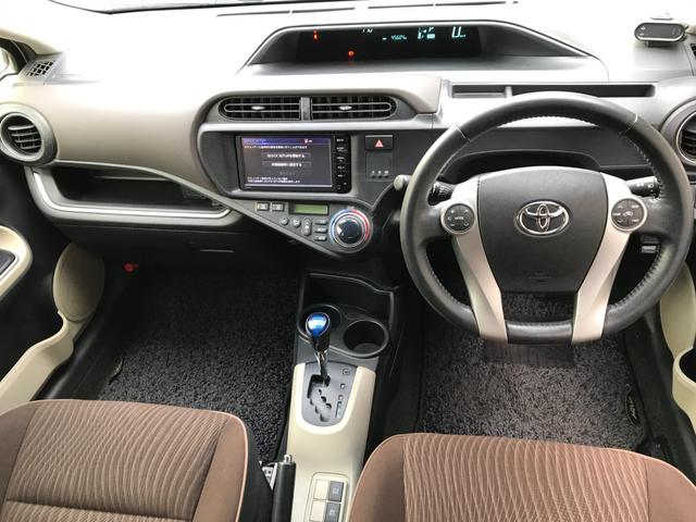 アクア Ｇ　純正ＳＤナビＷ６４　バックモニタ　ＥＴＣ　Ｂｌｕｅｔｏｏｔｈ接続　フルセグＴＶ　オートエアコン　キーレスエントリー　ステアリングリモコン　踏み間違い加速制御システム　ソナー（2枚目）