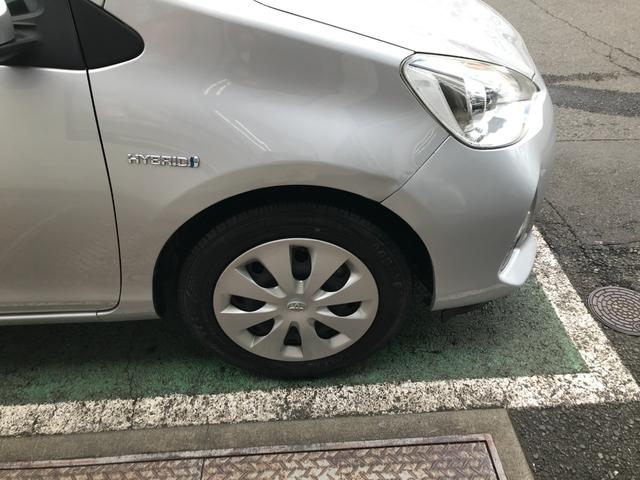 アクア Ｇ　純正ＳＤナビＷ６４　バックモニタ　ＥＴＣ　Ｂｌｕｅｔｏｏｔｈ接続　フルセグＴＶ　オートエアコン　キーレスエントリー　ステアリングリモコン　踏み間違い加速制御システム　ソナー（9枚目）