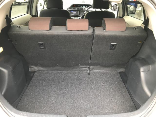 アクア Ｇ　純正ＳＤナビＷ６４　バックモニタ　ＥＴＣ　Ｂｌｕｅｔｏｏｔｈ接続　フルセグＴＶ　オートエアコン　キーレスエントリー　ステアリングリモコン　踏み間違い加速制御システム　ソナー（11枚目）