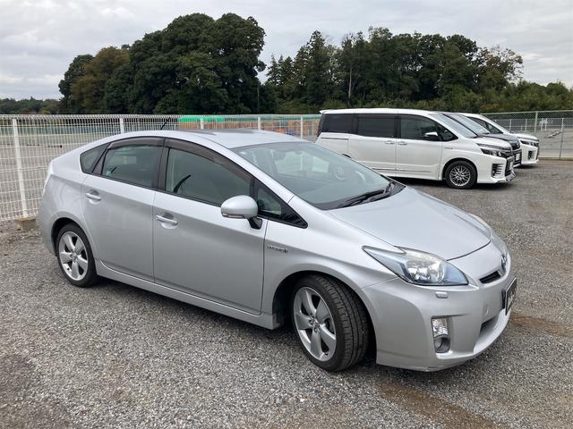 プリウス Ｓツーリングセレクション　キーレス　スマートキー　衝突安全ボディ　ＬＥＤ　アイドリングストップ（4枚目）