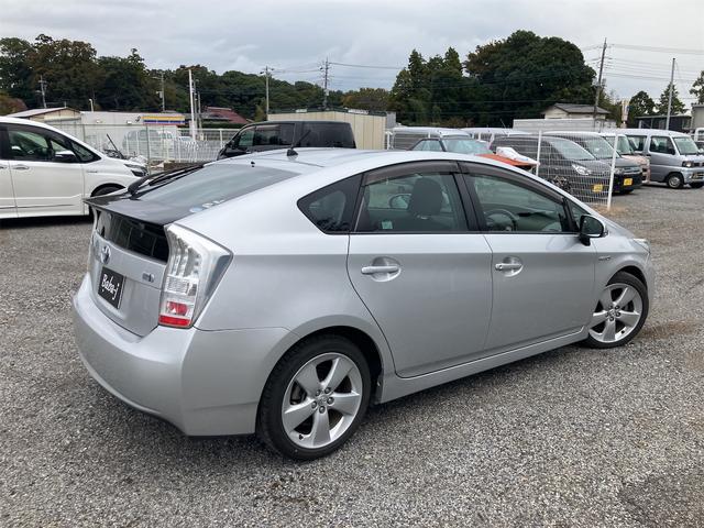 プリウス Ｓツーリングセレクション　キーレス　スマートキー　衝突安全ボディ　ＬＥＤ　アイドリングストップ（5枚目）