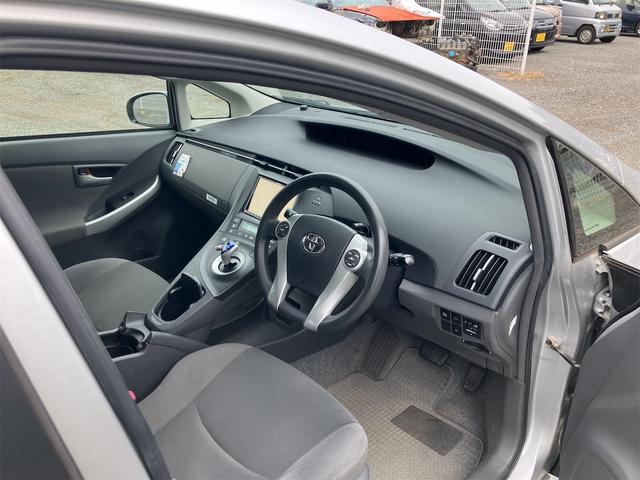 プリウス Ｓツーリングセレクション　キーレス　スマートキー　衝突安全ボディ　ＬＥＤ　アイドリングストップ（9枚目）