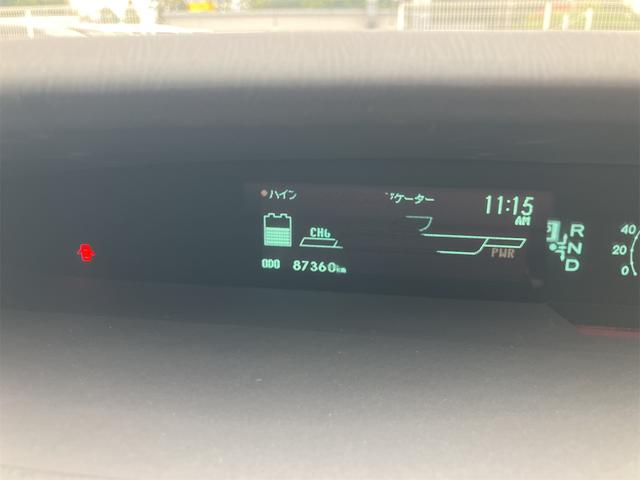 プリウス Ｓツーリングセレクション　キーレス　スマートキー　衝突安全ボディ　ＬＥＤ　アイドリングストップ（13枚目）