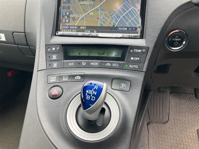 プリウス Ｓツーリングセレクション　キーレス　スマートキー　衝突安全ボディ　ＬＥＤ　アイドリングストップ（16枚目）