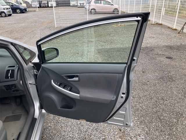 プリウス Ｓツーリングセレクション　キーレス　スマートキー　衝突安全ボディ　ＬＥＤ　アイドリングストップ（20枚目）