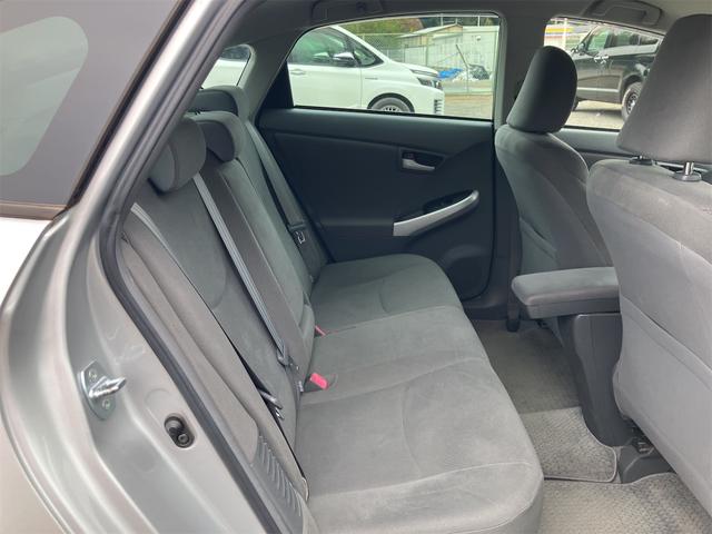 プリウス Ｓツーリングセレクション　キーレス　スマートキー　衝突安全ボディ　ＬＥＤ　アイドリングストップ（25枚目）