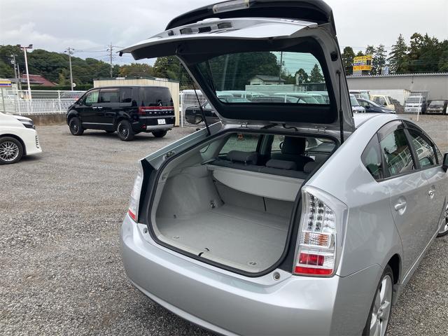 プリウス Ｓツーリングセレクション　キーレス　スマートキー　衝突安全ボディ　ＬＥＤ　アイドリングストップ（29枚目）