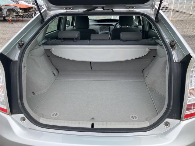 プリウス Ｓツーリングセレクション　キーレス　スマートキー　衝突安全ボディ　ＬＥＤ　アイドリングストップ（30枚目）